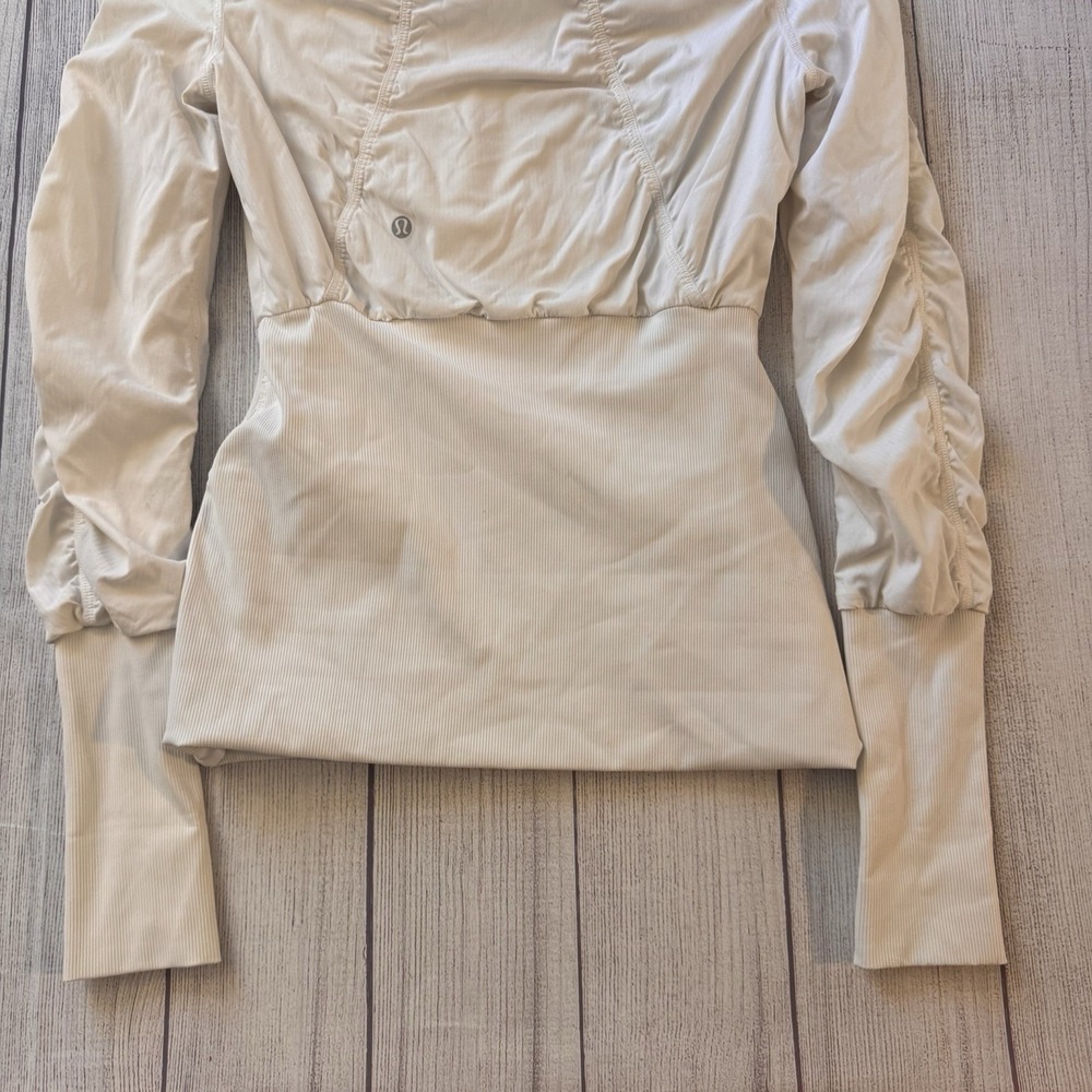 Lululemon Women's Size 6 White Full Zip Hooded Jacket Ruched Thumbholes Workout - Picture 12 of 15